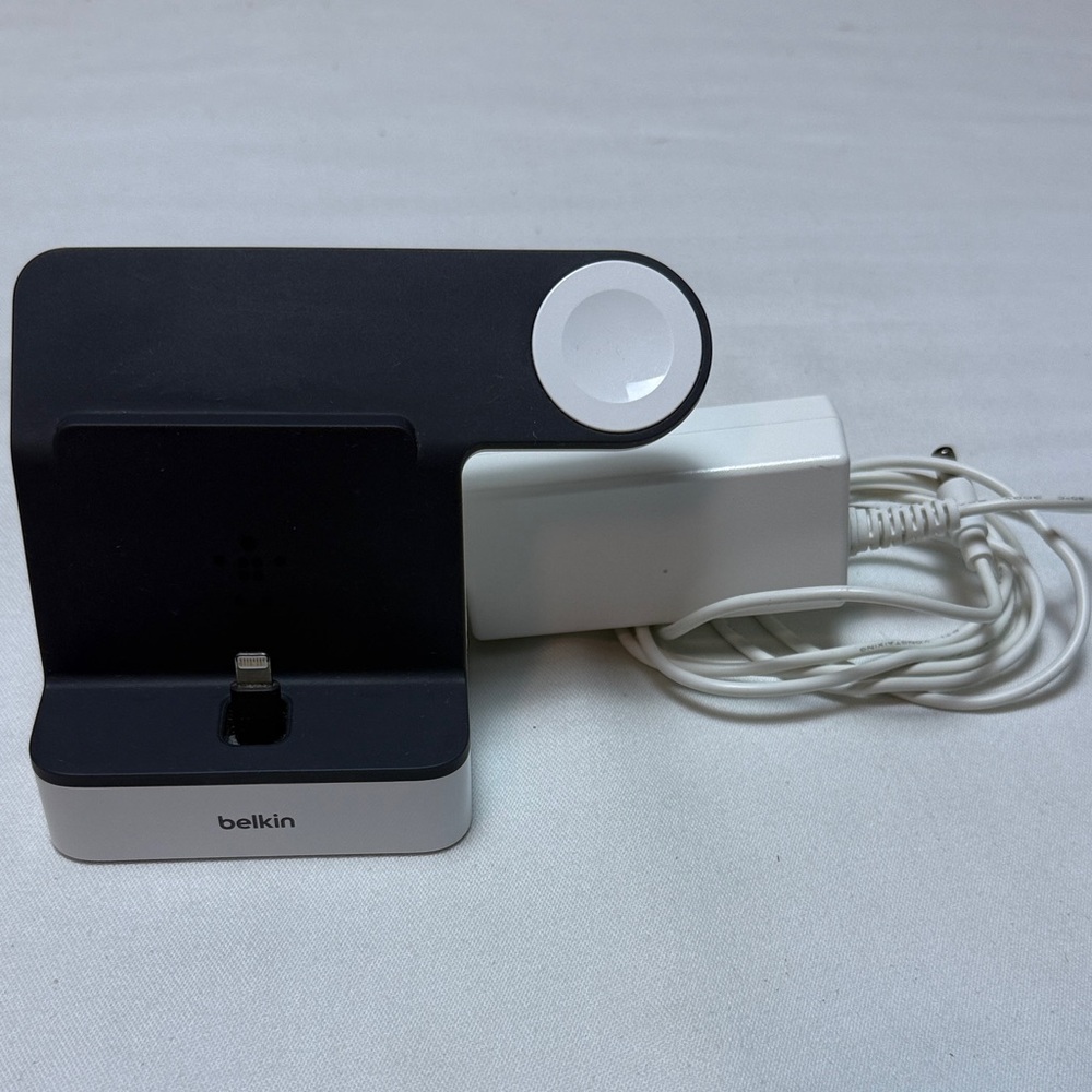 PowerHouse™ 2-in-1 iPhone & Apple Watch Charging Dock  White